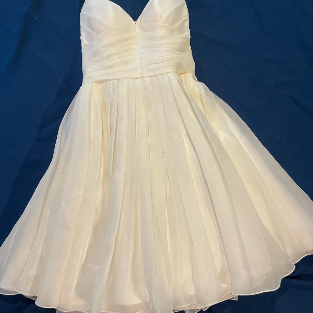 Chic Strapless Cream Dress